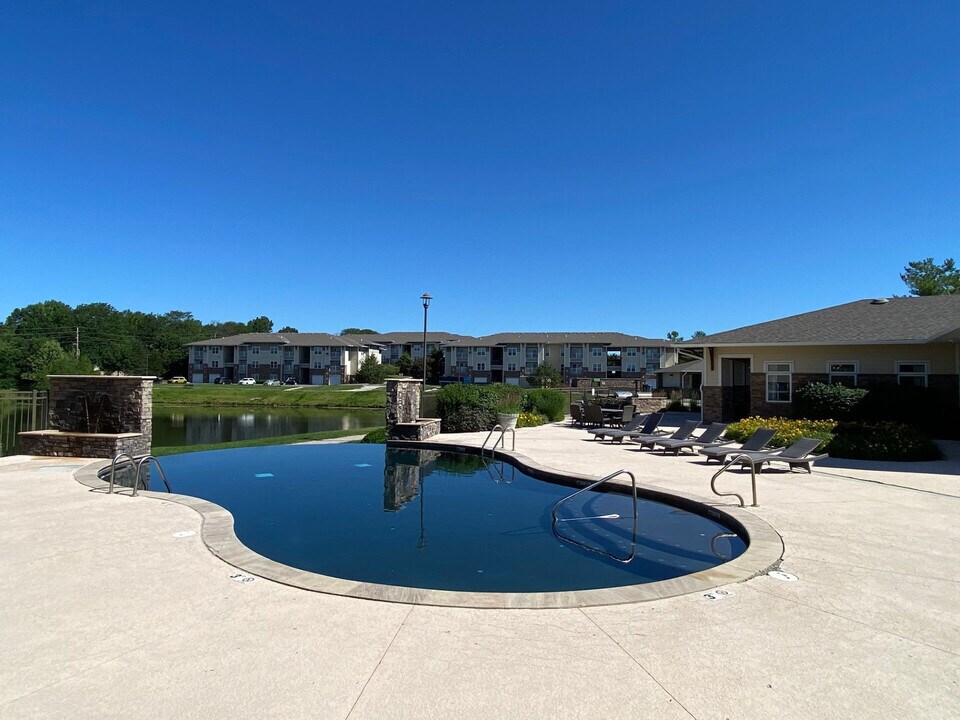 The Fairways Apartment Homes in Lee's Summit, MO - Building Photo