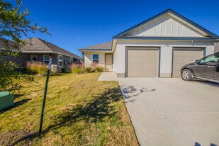 1948 Lively Ln in Temple, TX - Building Photo