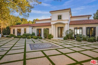 24824 Pacific Coast Hwy in Malibu, CA - Building Photo - Building Photo