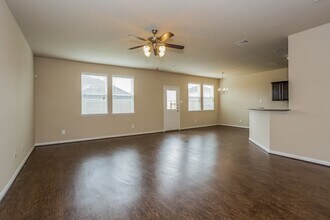 21811 Octavia Way in Houston, TX - Foto de edificio - Building Photo
