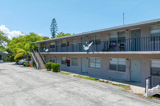 Mid-Town Condo in Lake Worth, FL - Building Photo - Building Photo