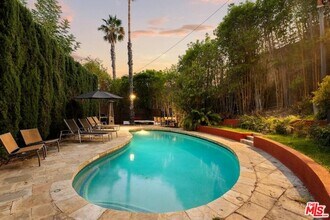 6350 Bryn Mawr Dr in Los Angeles, CA - Building Photo - Building Photo
