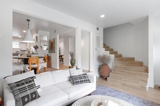 813 E Oltorf St in Austin, TX - Building Photo - Building Photo