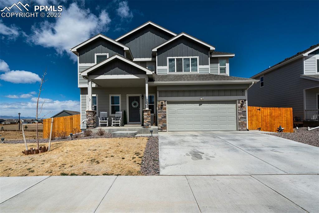 10832 Matta Dr, Unit Master room w bathroom in Colorado Springs, CO - Foto de edificio