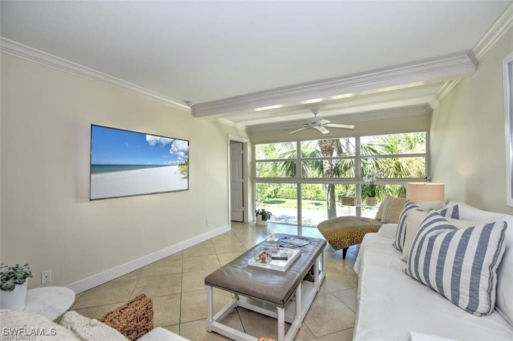 424 Broad Ave S in Naples, FL - Foto de edificio