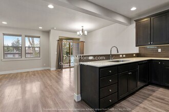 10615 SE 36th Ave in Portland, OR - Building Photo - Building Photo