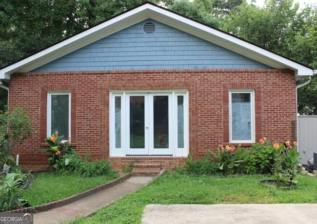 property at 1124 Center St NW