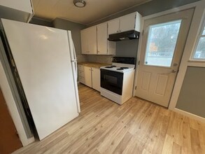 40 Adirondack View in Bristol, VT - Foto de edificio - Building Photo