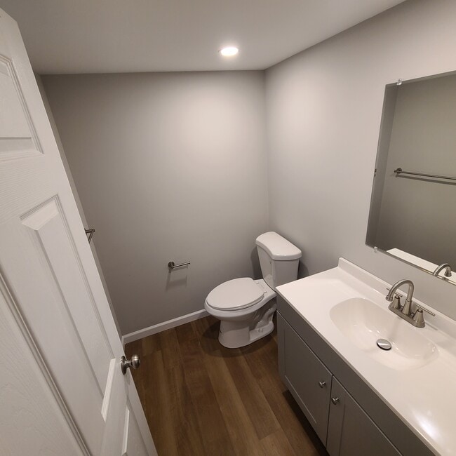 1331 Narragansett St in Philadelphia, PA - Foto de edificio - Building Photo