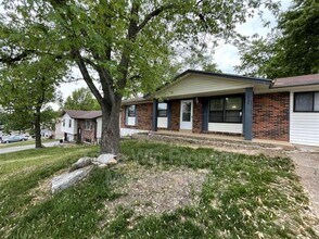 2733 Tiara Dr in Arnold, MO - Building Photo - Building Photo