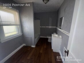10006 Pierpont Ave in Cleveland, OH - Building Photo - Building Photo