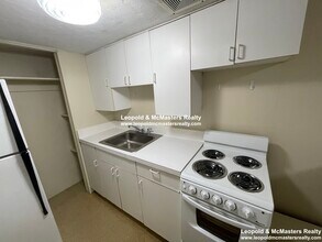 1126 Commonwealth Ave, Unit 2A in Boston, MA - Foto de edificio - Building Photo