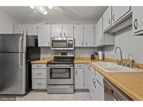 3850 Plymouth Blvd in Minneapolis, MN - Building Photo - Building Photo