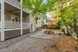 4 Trowbridge Pl, Unit 8 in Cambridge, MA - Foto de edificio - Building Photo