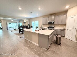 619 BROWN BEAR in Jacksonville, FL - Building Photo - Building Photo