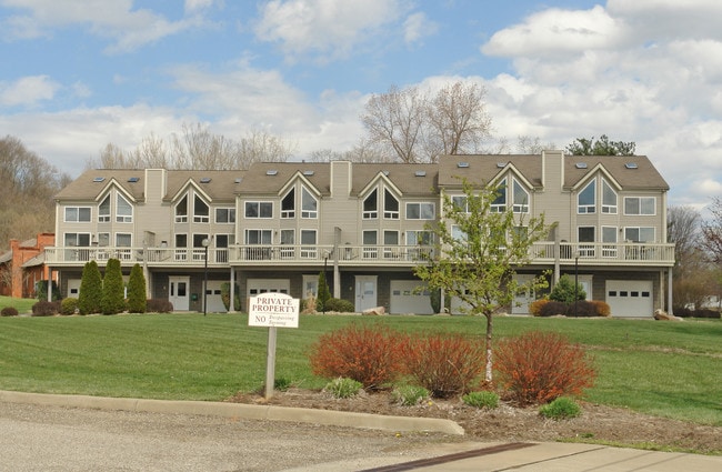 Win Beri Village in Marietta, OH - Foto de edificio - Building Photo