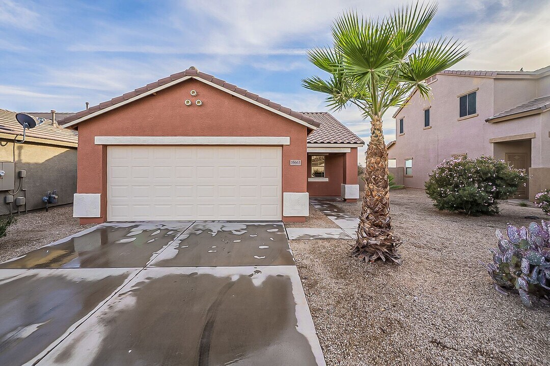 35663 W Velazquez Dr in Maricopa, AZ - Building Photo