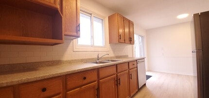 194 Reid St in Quinte West, ON - Building Photo - Building Photo