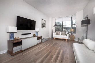 Riverbend at Port Imperial in West New York, NJ - Building Photo - Building Photo