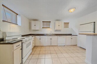 1567 Meade St, Unit Basement Unit in Denver, CO - Building Photo - Building Photo