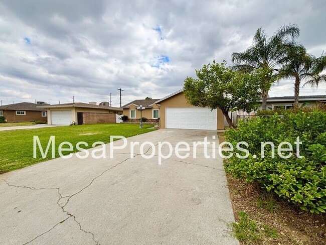 17571 Deodar Ave in Fontana, CA - Building Photo - Building Photo