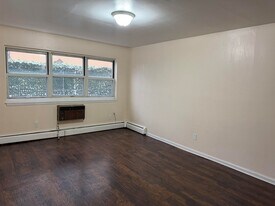 3600 Charles Ct in North Bergen, NJ - Building Photo