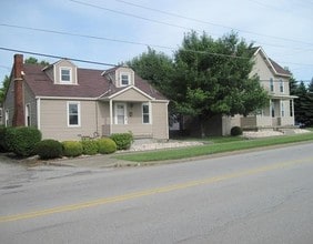 800 Lincoln Ave in Latrobe, PA - Foto de edificio - Building Photo