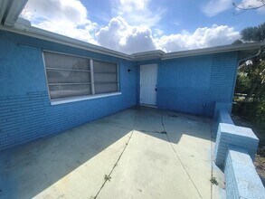 10920 Oakdale Ave in Port Richey, FL - Building Photo - Building Photo