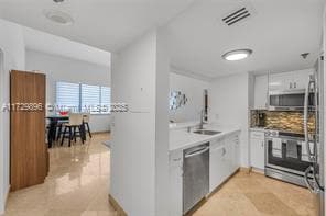 540 Brickell Key Dr, Unit #500 in Miami, FL - Building Photo