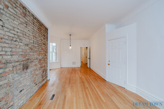 1243 W Newport Ave, Unit 3 in Chicago, IL - Building Photo - Building Photo