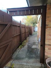 2539 Hillsboro Ave in Dallas, TX - Foto de edificio - Building Photo