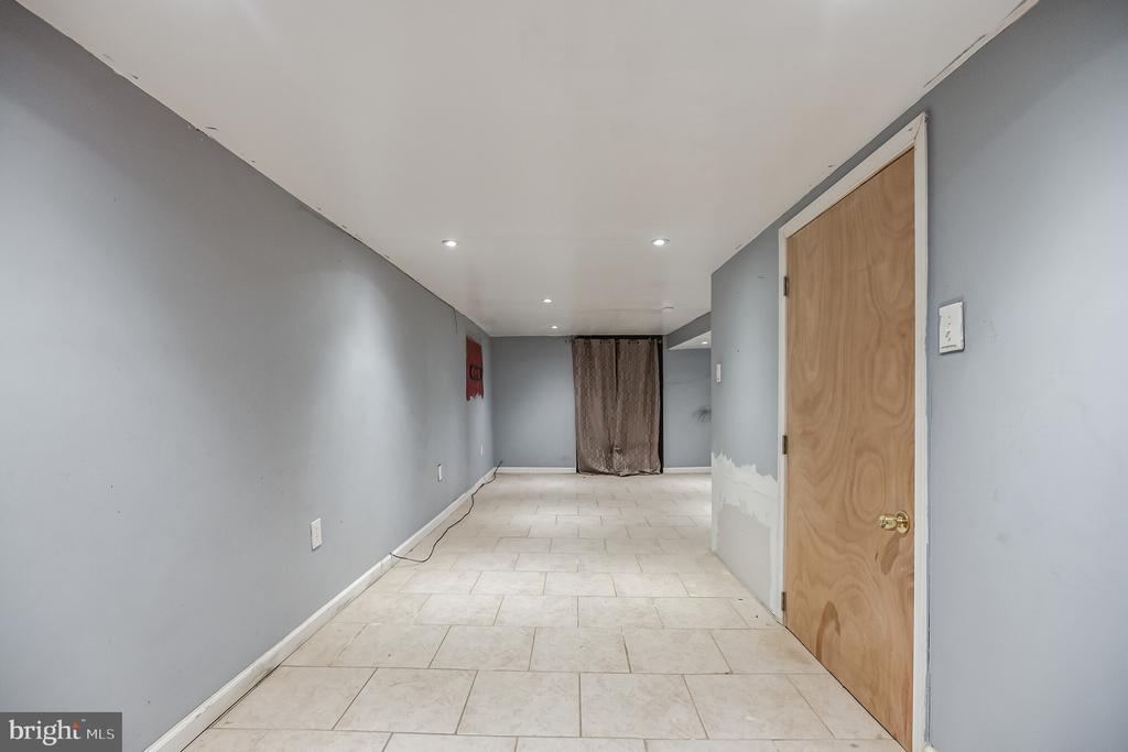 530 N 58th St in Philadelphia, PA - Building Photo