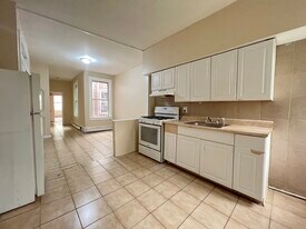 38 Bartholdi Ave, Unit 2L