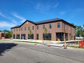 McCulloch Building in Marysville, OH - Foto de edificio - Building Photo