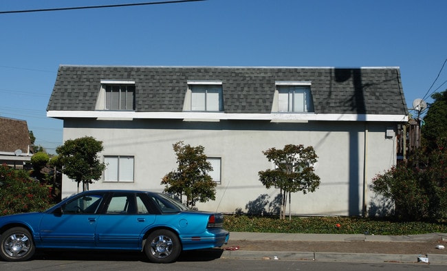 2107 Aldengate Way in Hayward, CA - Foto de edificio - Building Photo
