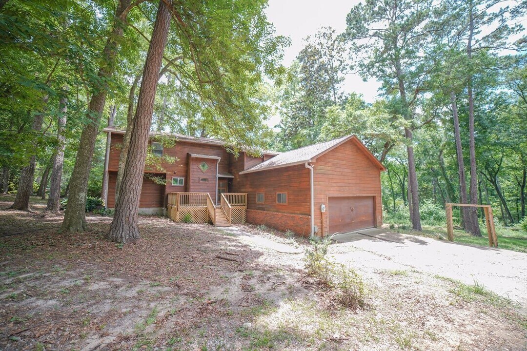 2020 Cynthia Dr in Tallahassee, FL - Building Photo