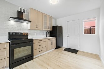 1905 Santa Paula Dr in Las Vegas, NV - Building Photo - Building Photo