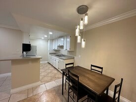 227 Woodland Pky in San Marcos, CA - Building Photo