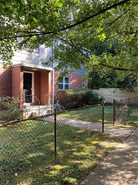 589 Seminole Ave NE-Unit -D in Atlanta, GA - Foto de edificio