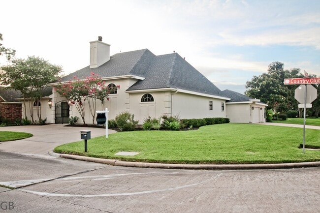 3235 Country Club Blvd in Stafford, TX - Building Photo - Building Photo