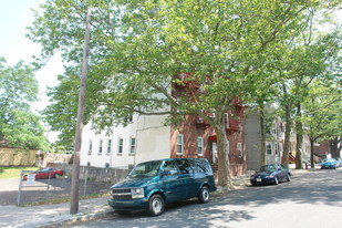 720-722 Cortlandt St Apartments