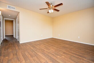 1308 Jacksonville Dr in Jacksonville, TX - Foto de edificio - Building Photo