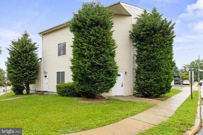 property at 7 E Mill Rd