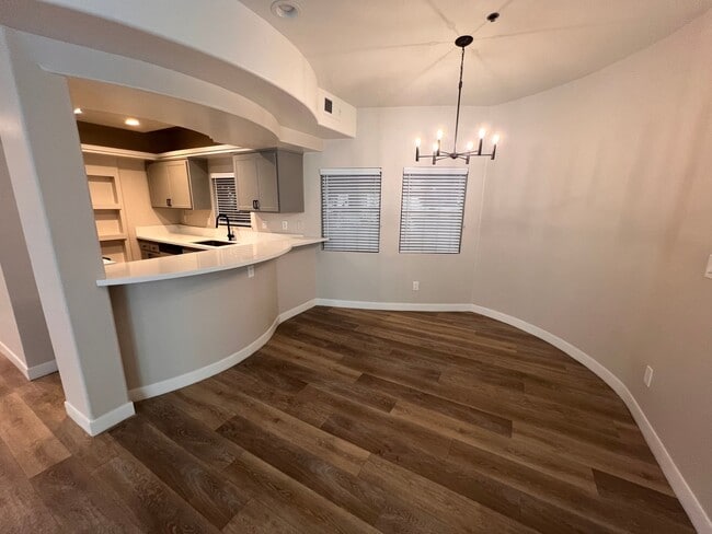 4623 Willis Ave, Unit 105 in Los Angeles, CA - Foto de edificio - Building Photo