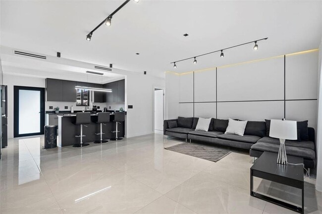 1101 N 14th Ave in Hollywood, FL - Building Photo - Building Photo