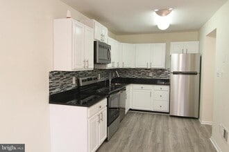 9008 Sandalwood Dr in Manassas, VA - Building Photo - Building Photo