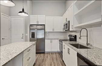 8200 Glenn Day Dr in Arlington, TX - Building Photo - Building Photo