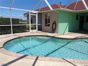 1510 SW 8th Pl in Cape Coral, FL - Building Photo - Building Photo