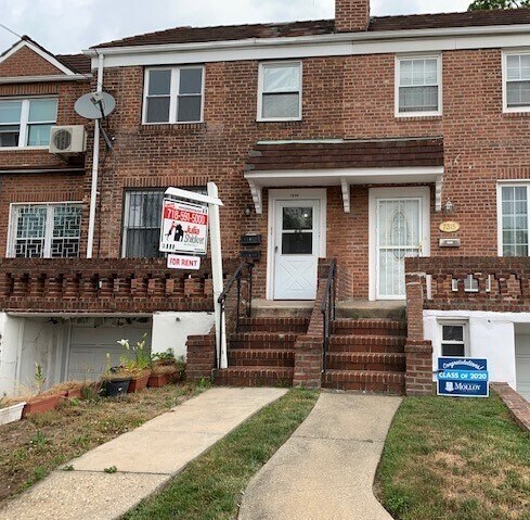 7313 Utopia Pkwy in Fresh Meadows, NY - Building Photo