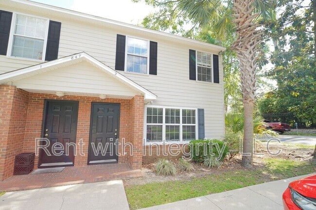 property at 847 W Georgia St